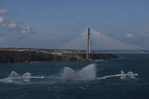 İstanbul'un 3. gerdanlığı Yavuz Sultan Selim Köprüsü bugün açılırken, köprüye nasıl ulaşılacağından ödeme şekline kadar bazı sorular bulunuyor.    İşte Yavuz Sultan Selim Köprüsü'nü kullanma rehberi...   