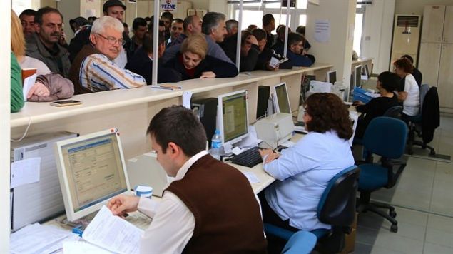 Burada da KPSS'den 70 puan alma şartı getirildi. Alımlar, sosyal bilimler, hukuk ve mühendislik alanlarında ilgili bölümlerden yapılacak. Başvurular 31 Ağustos-6 Eylül tarihleri arasında kurumun internet sitesinden yapılacak. 