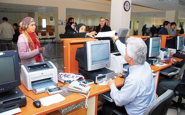 Kamuda FETÖ örgütüyle ilişkisi tespit edilen personel görevden uzaklaştırılırken; boşalan kadrolara ilişkin kapsamlı bir insan kaynakları çalışması yapılıyor. 