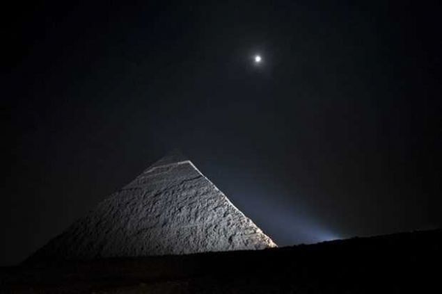 Piramit 4500 yıl önce Mısır firavunu Kral Khufu döneminde inşa edilmişti. 