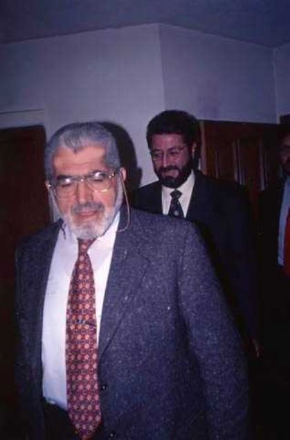 8. Cumhurbaşkanı Turgut Özal'ın 2 kardeşi vardı. Yusuf Bozkurt Özal 2001 yılında vefat etmiş, kardeşlerden hayatta kalan tek kişi ise Korkut Özal olmuştu. Korkut Özal da bu sabah hayata gözlarini yumdu.