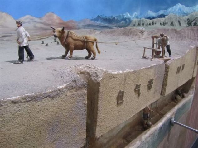 Çinliler bu kanalları ülkelerindeki üç harikadan biri olarak gösteriyorlar.