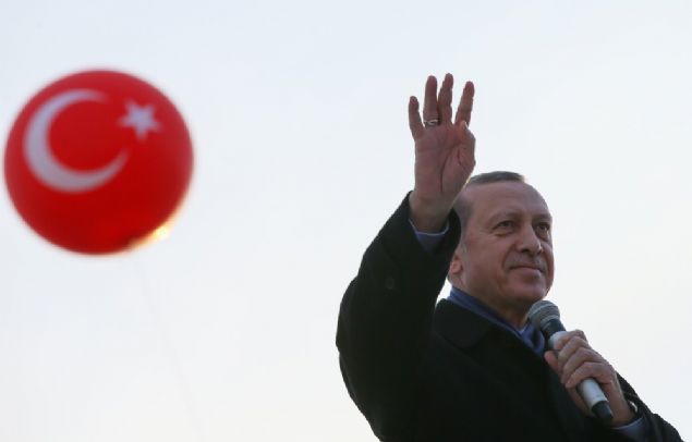 Çelik, Cumhurbaşkanı Recep Tayyip Erdoğan ve Başbakan Binali Yıldırım ile İzmir'in Tire ilçesindeki 'SÜTAŞ Ege Sütçülük Projesi, Tire Entegre Tesisleri'nin açılış törenine katıldı. 