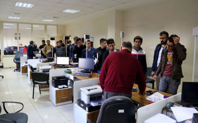 Bu kapsamda, Kırıkkale'deki pilot uygulamadan alınan başarılı sonuçlar doğrultusunda çipli kimlik kartlarının ikinci yaygınlaştırma fazı yürütülecek. İkinci fazda Rize, Trabzon ve Artvin’de kimlik kartı müracaatları alınmaya başlandı. Kısa süre içinde Erzincan, Erzurum, Adıyaman, Aksaray, Burdur, Uşak ve Yalova'nın aralarında bulunduğu 7 il daha uygulamaya dahil olacak. Yetkililer, ocak ayından itibaren tüm Türkiye’de kimlik kartlarının verilmeye başlanacağını ifade ettiler.