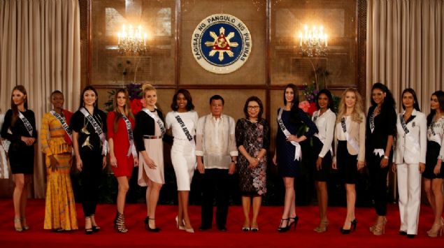 Kainat Güzellik Yarışması’na ev sahipliği yapmanın ‘ayrıcalık ve onur’ olduğunu söyleyen Duterte, “Bu, yarışmayı kazanan ülkelere inkar edilemez bir gurur ve keyif kazandıran bir etkinlik. Biz de Gloria Diaz, Margarita Moran ve Pia Wurtzbach’ımızla bu şöhreti paylaştık” ifadelerini kullandı. 