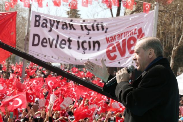 Ankara'daki toplantıda söz verilen rakamlara dikkati çeken Erdoğan, Vali Ali Yerlikaya'nın işi takip edeceğini, 15 bin kişiye organize sanayi bölgesinde işbaşı yaptıracaklarını bildirdi. Erdoğan, 'Hepsinin de takipçisiyim. Sözlerini yerine getirmeyen, onları da tüm ülkeye ifşa edeceğimi özellikle belirtmek isterim.' ifadesini kullandı. 