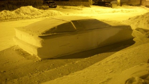 Kanada’da polis ekipleri kardan arabaya trafik cezası kesti, gerçek ise sonra ortaya çıktı.