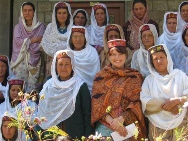 Tamamı Müslüman olan Hunza Türkleri ortalama 110 ile 120 yıl yaşıyor. 65 yaş yolun yarısı sayılıyor... Kadınlar 65-70 yaş arasında anne oluyor. 100 yaşında ölenlere genç öldü deniliyor. İçlerinde kanser olan yok. Peki Hunza Türklerinin sırrı nedir?
