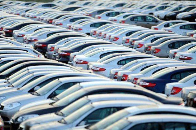 İkinci el otomobili satışında oldukça sık karşılaşılan kilometre düşürülme olayı, Yargıtay'ın son kararıyla yeni bir boyut kazandı. Buna göre satıcı, sattığı aracın kilometresinin düşürüldüğünün bilmemesi halinde bile sorumlu olacak. Emsal nitelikteki kararla kilometresinin düşürüldüğü ortaya çıkan araç, satıcıya verilip bedeli iade alınabilecek.