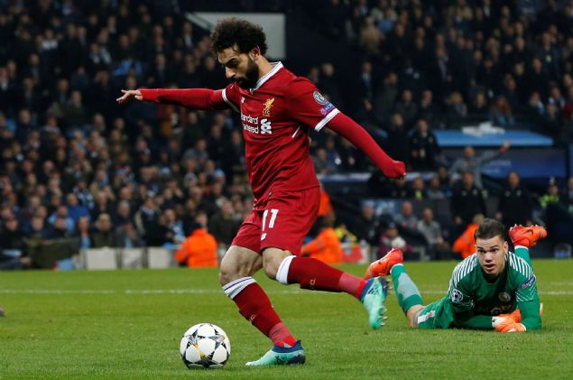 Herkes artık onu konuşuyor: Mısır’da fakir bir ailede yetişti, şimdi Messi ve Ronaldo’nun 10 yıllık saltanatının sonunu getirmeye hazırlanıyor. Profesyonel Futbol Oyuncuları Birliği’nin Yılın Futbolcusu Ödülü’nü aldı, İngiliz Premiere Ligi’nin en çok gol atan oyuncusu olmaya sadece 1 gol uzaklıkta. Şampiyonlar Ligi’ne de damga vuran muhteşem futbolcu Muhammed Salah’tan bahsediyoruz.. İşte Liverpool’un Mısırlı yıldızının yükseliş öyküsü...