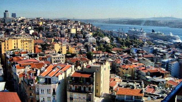 Öğrenciler kazandıkları il ve ilçelerdeki üniversitelere gidebilmek için kiralık ev arayışına başladılar. İl ve ilçelerde şehir merkezine yaklaştıkça fiyatlar da artış gösteriyor. İşte il ve ilçelerdeki konut kiraları...