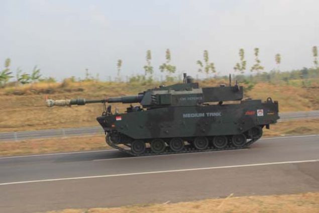 Türk savunma sanayisinin önde gelen zırhlı kara aracı üreticilerinden FNSS ile Endonezyalı PT Pindad firması tarafından Türkiye'de tasarlanan ve geliştirilen orta ağırlık sınıfı tank Kaplan MT, Endonezya'daki kalifikasyon testlerinden başarıyla geçerek seri üretime hazır hale geldi.