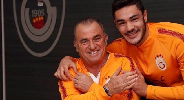 Birkaç hafta önce Fatih Terim ile yapılan görüşmeden sonra sezon sonuna kadar takımda kalacağı açıklanan Ozan Kabak’ın dün Stuttgart’la anlaşması camiayı bir hayli şaşırtırken, Galatasaray’ın devre arası transfer dönemini dolu dolu geçirmesi taraftarları da heyecanlandırıyor.