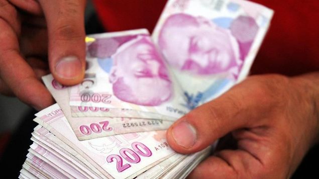 2000 yılı ve sonrasında emekli olanların intibak umudu sürüyor. TÜED yetkilisi, “Gözümüz Meclis’te. Promosyon yolunu açan hükümet, intibak konusunda da aynı hassasiyeti gösterecektir” dedi.