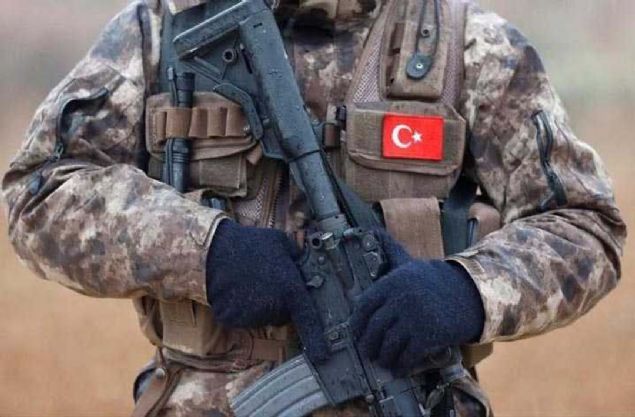 'Global Firepower' isimli internet sitesi hazırladığı listeyle Ortadoğu'daki en güçlü orduya sahip ülkeleri belirledi. <br><br> Avrupa ve Asya'da yer alan Türkiye listede yer aldı. Sıralama yapılırken savunma bütçeleri, personel sayısı, ülkelerin silah sanayilerindeki teknolojik gelişmişlik, iş gücü ve araç sayısı gibi kriterler göz önüne alındı.