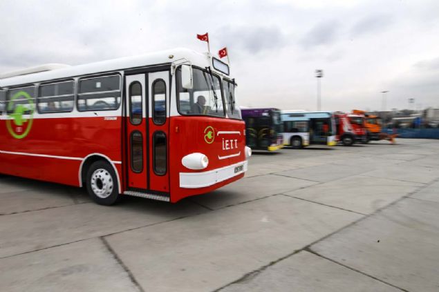 İstanbul Büyükşehir Belediyesinin (İBB) şirketi İstanbul Elektrik Tramvay ve Tünel İşletmeleri Genel Müdürlüğünün (İETT) Şişli garajındaki atölyesinde, 1968'de üretilen Türkiye'nin ilk yerli troleybüsü 'Tosun', çevresel farkındalık oluşturması amacıyla yakında yeniden yollarda olacak.
