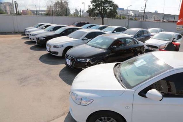 Adana merkezli 11 ilde düzenlenen operasyonda darbe vurulan Riber Ö. liderliğindeki yasa dışı bahis çetesinin 2.1 milyon liralık 21 lüks otomobiline devlet el koydu.