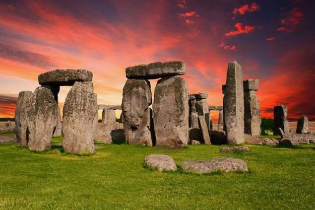 İngiltere'nin en önemli tarihi anıtlarından Stonehenge'in Anadolu'dan göç edenler tarafından yapıldığı belirtildi.