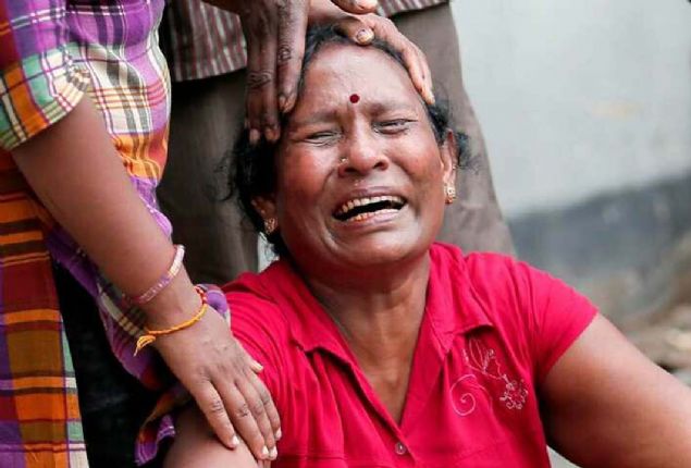 Sri Lanka’daki kilise ve otelleri hedef alan terör saldırılarında hayatını kaybedenlerin sayısının 207'den 290'a yükseldiği bildirildi.
