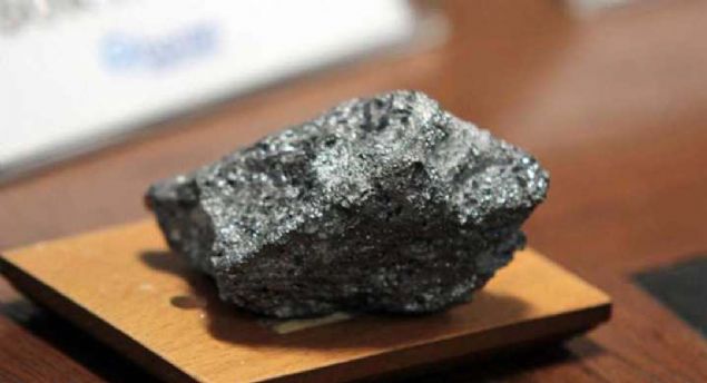 Çin'deki Şiamen Üniversitesi'nde yapılan bir araştırma, bor mineralinden üretilen 'borofen'in süper hızlı bilgisayarlardan pillere, transistörlerden dokunmatik ekranlara kadar birçok kullanım alanında 'grafen'in yerini alacak bir malzeme olabileceğine işaret ediyor.