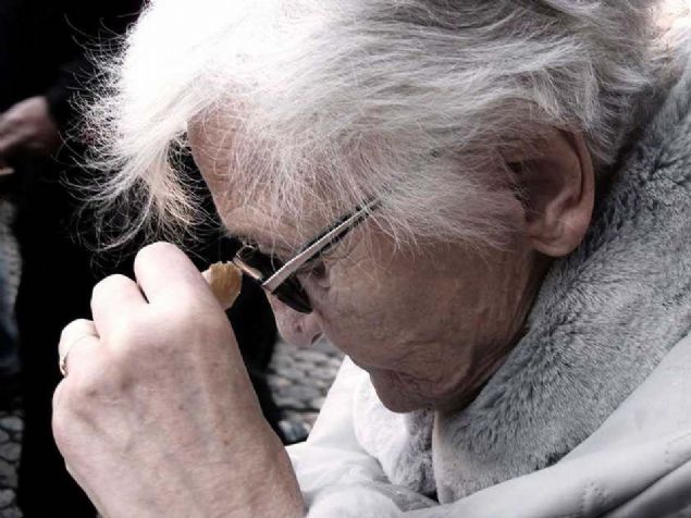 Dünyada ve Türkiye'de yaşlı nüfusun çoğalmasıyla birlikte, Alzheimer ve demans gibi hastalıklarda artış görülüyor.