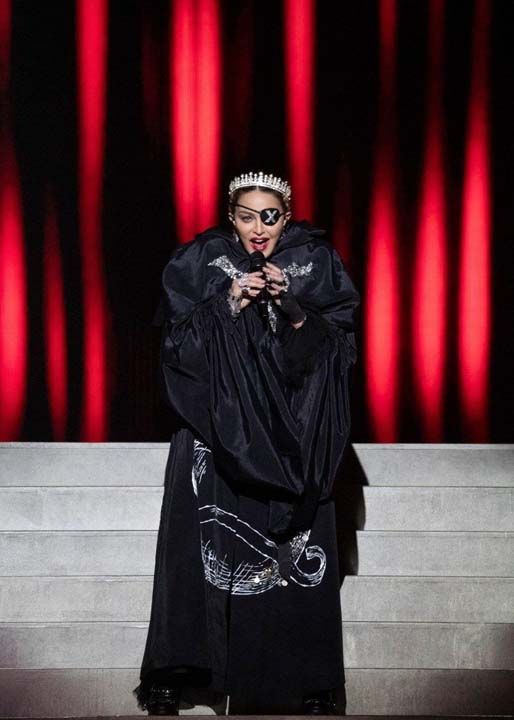 Boykot çağrılarına rağmen İsrail'de düzenlenen 2019 Eurovision Şarkı Yarışması'nda sahne alan Madonna, dansçıları aracılığıyla İsrail-Filistin barışı çağrısı yaptı.