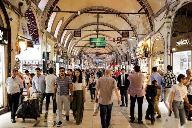 Tarihi Kapalıçarşı'nın çatısı ve alt yapısı tamamlandı.
