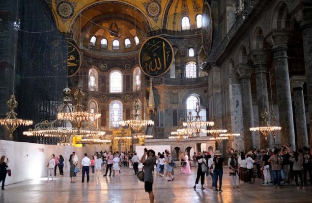 Bir dünya mirası olan İstanbul'un incisi Ayasofya'da uzun süreden beri restorasyon ve konservasyon çalışmaları devam ediyor.
