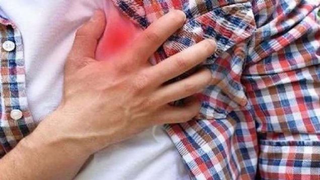 Aşırı sıcak havanın etkisiyle kan dolaşımı düzensizleşen kalp ve damar hastaları, gerekli önlemleri almazsa, kalp krizi tehlikesi ile karşı karşıya kalabiliyor.
