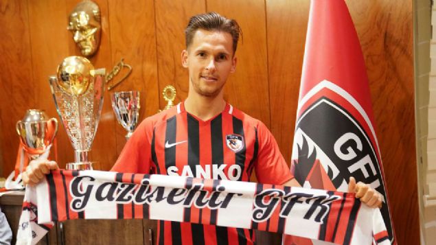 Spor Toto Süper Lig'de yaz transfer sezonunda şu ana kadar atılan tüm imzalar... <br><br> PAWEL OLKOWSKI | Bolton >> Gazişehir Gaziantep<br><br> Bonservis bedeli: Bedelsiz