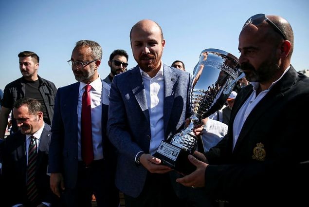 Bu yıl 'Pilavdan dönenin kaşığı kırılsın' sloganıyla gerçekleştirilen 4. Etnospor Kültür Festivali, Atatürk Havalimanı'nda başladı.