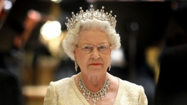 TM Dijital Haber Merkezi <br><br> Kraliçe II. Elizabeth'in 18 ay içerisinde tahttan çekileceği ve yerine oğlu Prens Charles'ın geçeceği öne sürüldü.