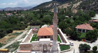 Yedi asırlık caminin izlerine 15 yıllık çalışmayla ulaşıldı