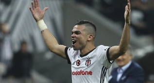 Süper Lig'de forma giymiş yıldız futbolcular