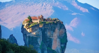Gökyüzünde asılı mistik bir şehir: Meteora