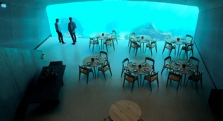 Avrupa'nın ilk denizaltı restoranı açıldı