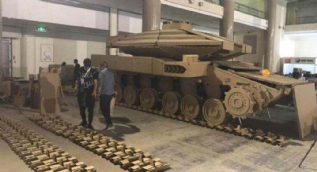 Görenler şaşkına döndü, evinin garajında tank yaptı