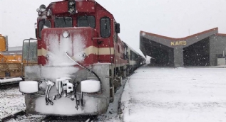 İlk özel yolcu treni Kars´a geldi
