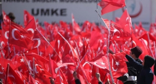 İstanbul'da insan seli... Büyük mitingde muhteşem kalabalık