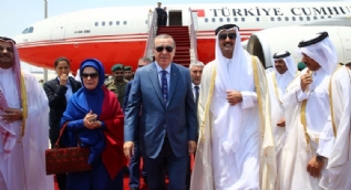 Cumhurbaşkanı Erdoğan Katar'da böyle karşılandı