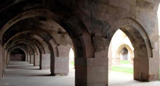 787 yıllık, zamana meydan okuyor