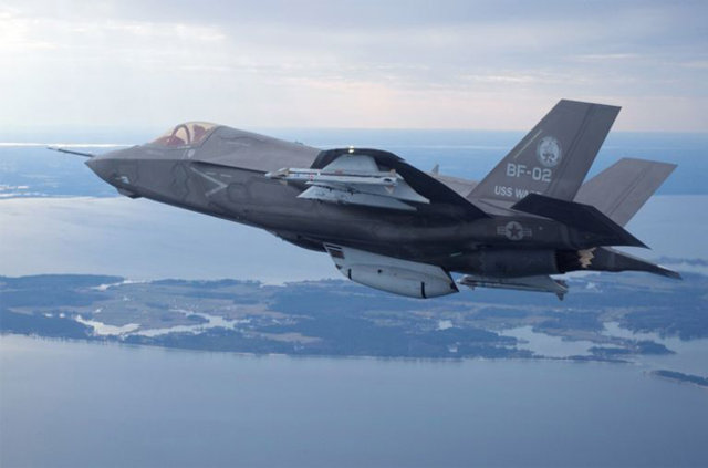 LOCHED MARTIN F-35 <br> F-35, savata her ama iin farkl uak gelitirmenin masrafl olmasndan dolay tek bir uan tm grevleri yerine getirmesi amacyla tasarlanan bir sava uadr. 