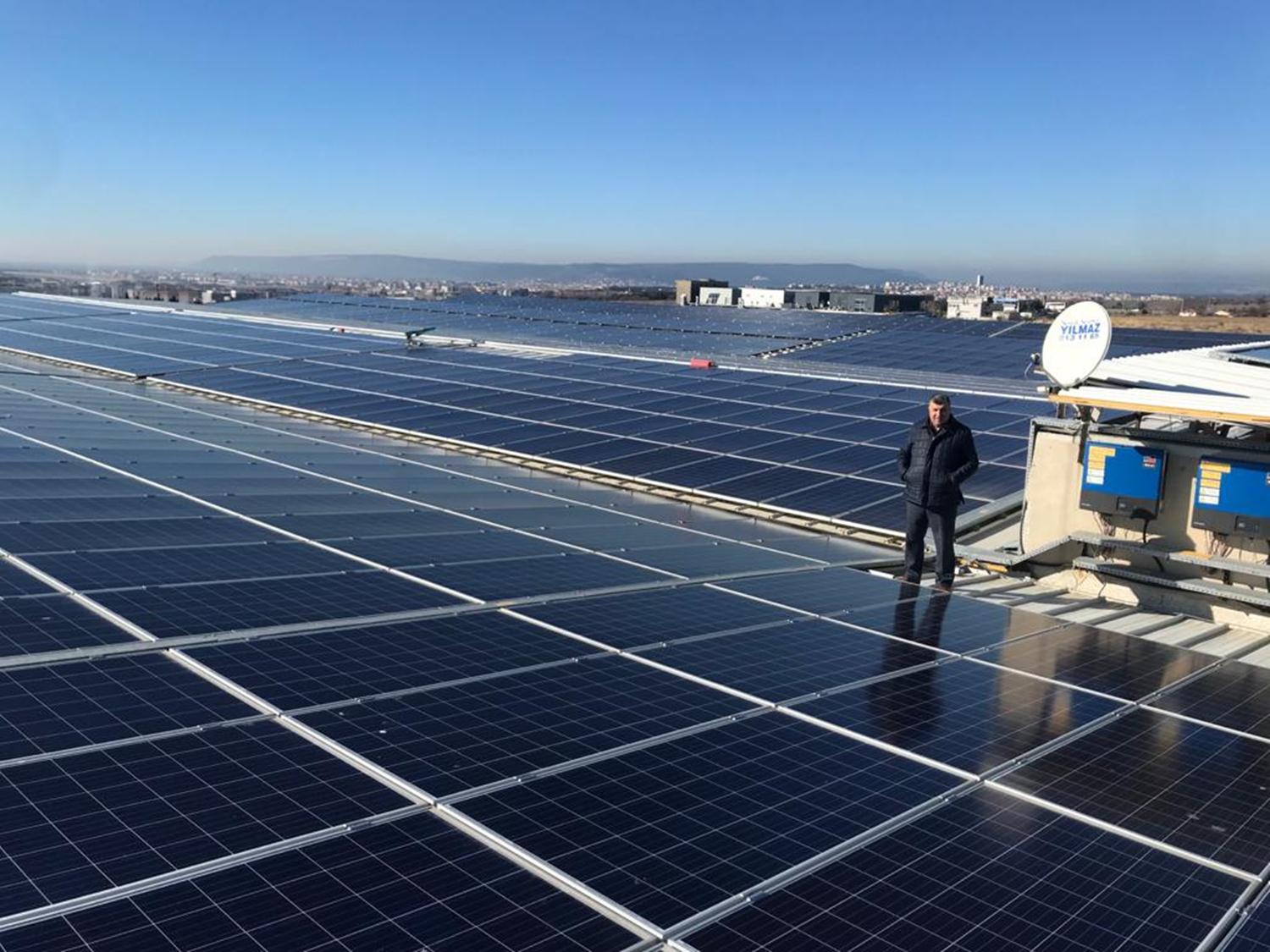 B�ylece ayda yakla��k 100 bin TL kazan� elde ediyorum. Bu t�r yat�r�mlar�, elektrik t�ketimi fazla olan sanayi kurulu�lar�na tavsiye ediyorum. 