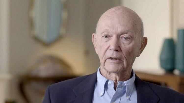                                                                 Uzayl�lar�n varl���n� kabul eden astronottan yeni aç�klamalar! Uzun zamand�r gündeme gelen uzayl� konusuyla ilgili yeni bir aç�klama daha geldi. Aç�klamay� ilginç �ey k�lan ise, eski bir ABD astronotu olmas�. Yani bu sefer uzayl� aç�klamalar�, uzaya gerçekten gidip, orada üç gün kalan Michael Collins'ten geliyor.                                                     