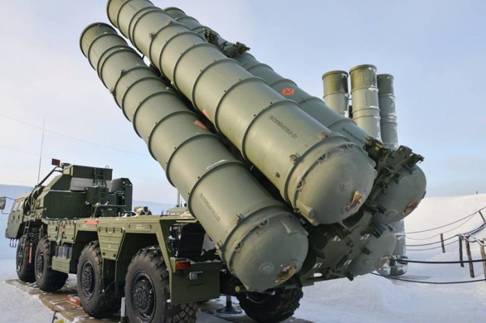 Rostec CEO'su Sergey Chemezov Kasm 2019'da yapt açklamada, Rusya'nn ilk avans ödemesini ald için S-400 füze sistemlerini Hindistan'a teslim etme sözlemesini yerine getireceini söylemiti.