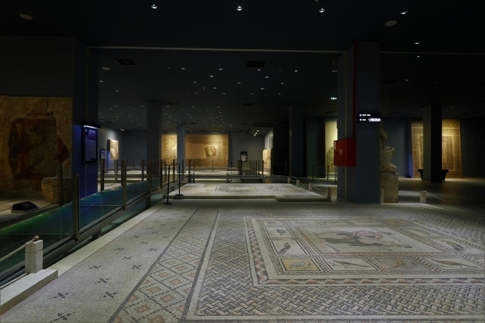 ABD'den 52 yl sonra Türkiye'ye iadesi salanan Çingene Kz mozaiinin 12 kayp parçasnn da sergilendii müze, açld günden bu yana yaklak 1,5 milyon kiiye kapsn açt.  