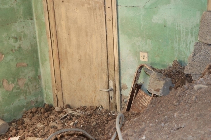  Kaznn ardndan harabeye dönen 4 ev ise terk edilmi halde bulunduklar ilçenin simgesi olmaya devam ediyor.