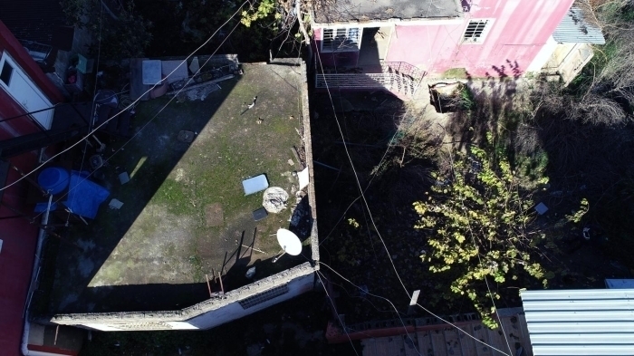 Alnan güvenlik önlemleri ve neden kaz yapld açklanmaynca 'gizemli ev' olarak adlanrdrlan kaz alan ise aradan geçen yaklak 3 yla ramen ilgi çekiyor.