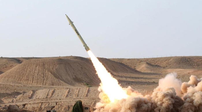 Rus kaynaklara göre, ran'dan 19 füze atelendi, bunlarn 17'si hedefi vurdu.  