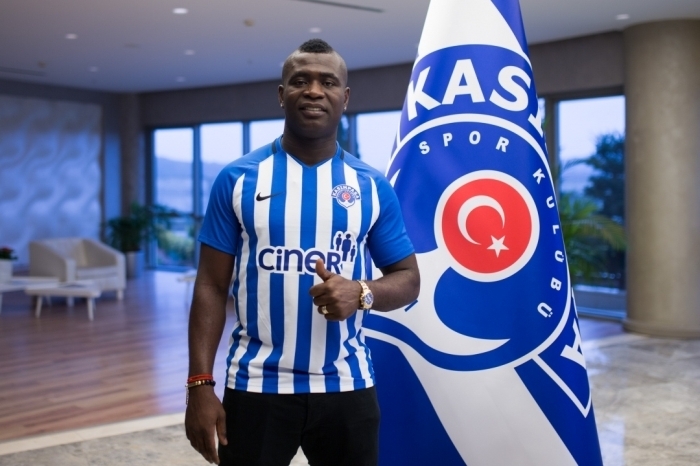 39. Gerard Gohou - Kasmpaa<br><br> Kasmpaa, Fildiili forvet Gerard Gohou ile 1.5 + 2 yllk sözleme imzaladn açklad.